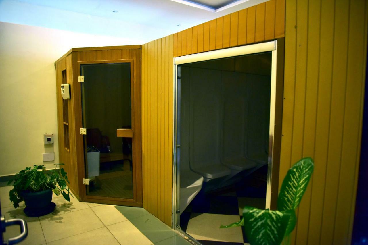 Hotel Blue Sapphire ดาร์เอสซาลาม ภายนอก รูปภาพ