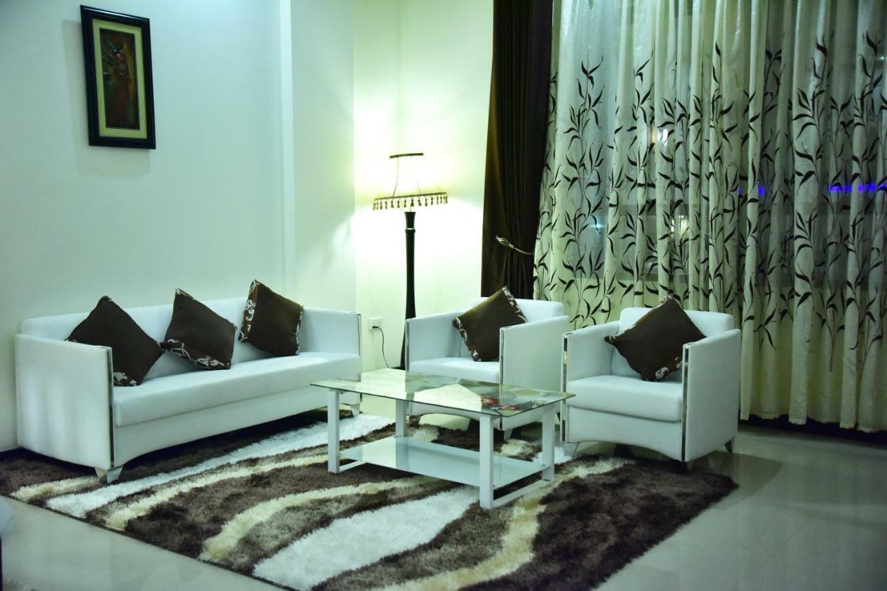 Hotel Blue Sapphire ดาร์เอสซาลาม ภายนอก รูปภาพ