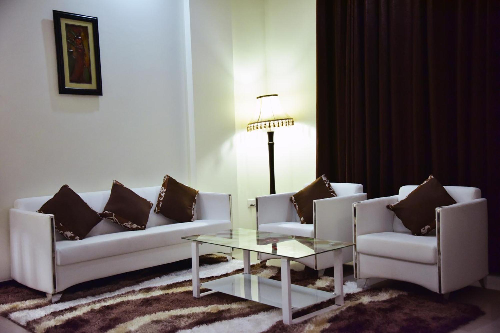 Hotel Blue Sapphire ดาร์เอสซาลาม ภายนอก รูปภาพ