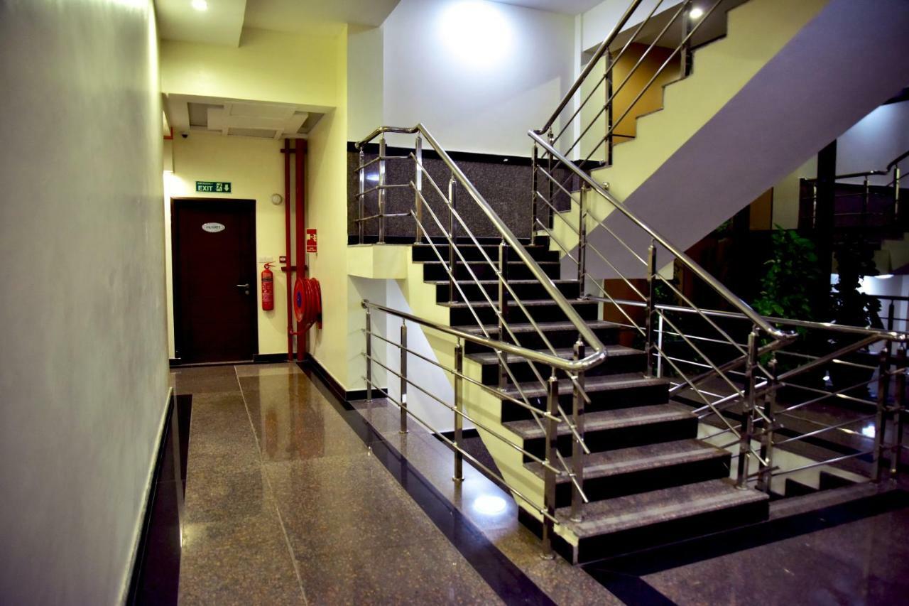 Hotel Blue Sapphire ดาร์เอสซาลาม ภายนอก รูปภาพ